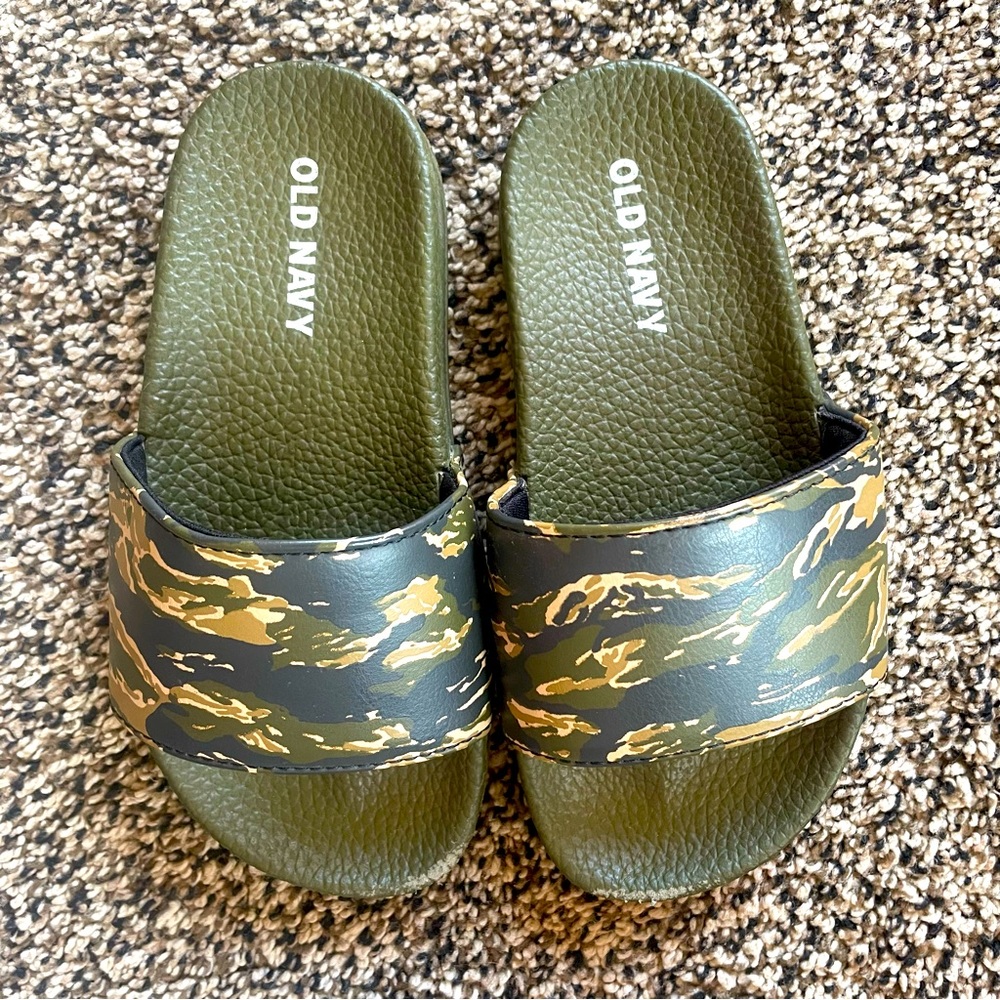 10/11 camo slides
